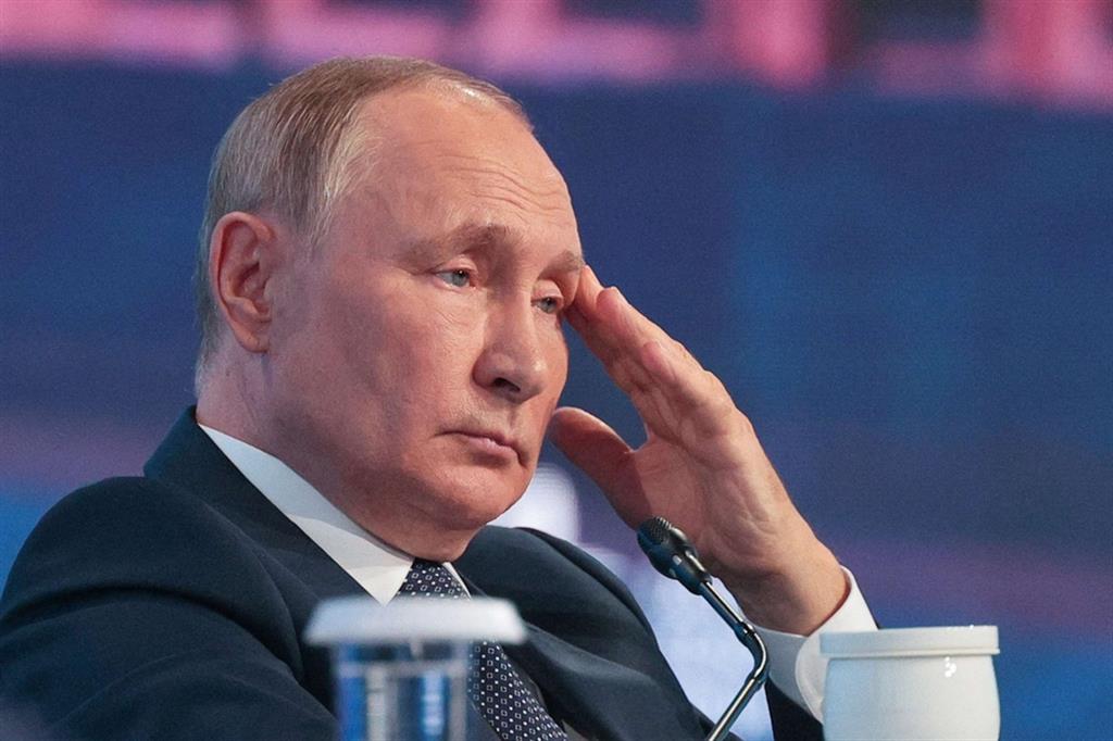 Putin: «Potremmo limitare l'esportazione di grano in Europa»