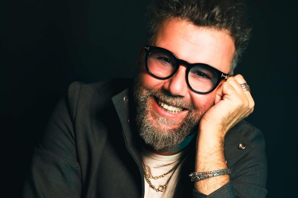 Il cantautore fiorentino Paolo Vallesi festeggia i 30 anni di carriera con un doppio album