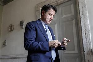 Conte cede a Grillo: niente terzo mandato per i big