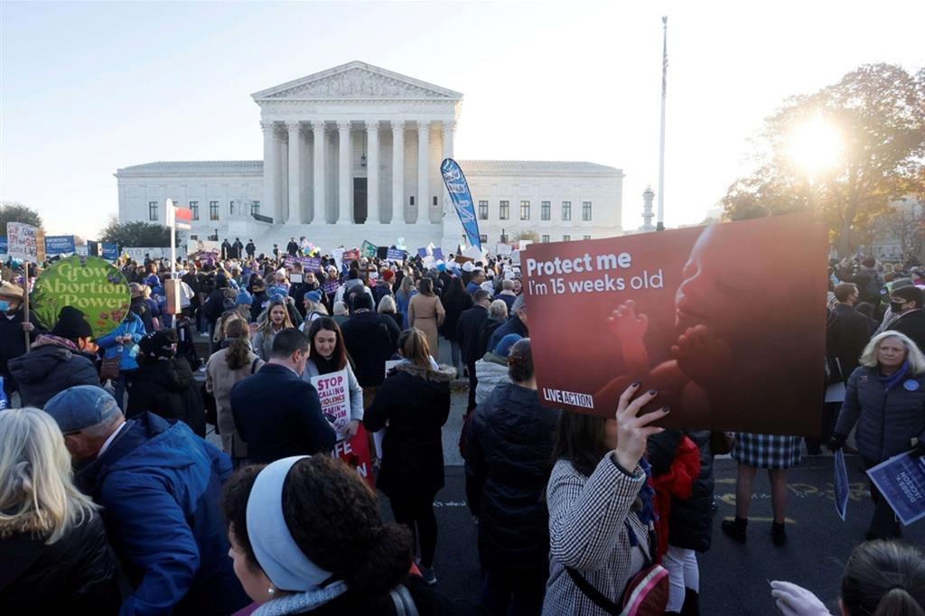 Il raduno dei partecipanti alla Marcia per la Vita davanti alla Corte Suprema a Washington