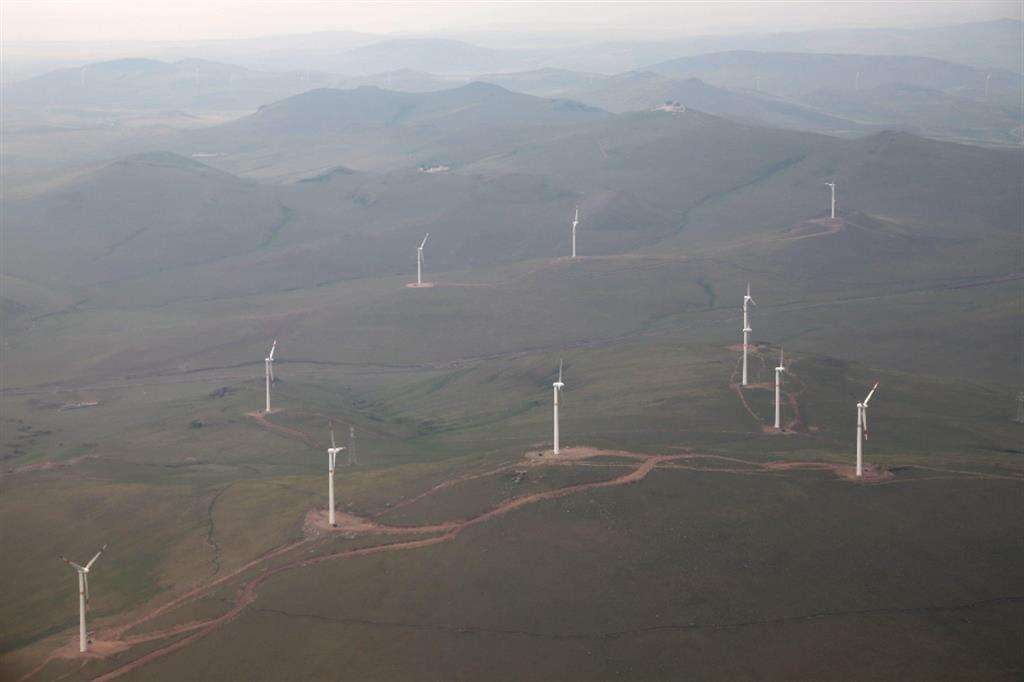 Un parco eolico vicino a Manzhouli, nella Mongolia Interna (Cina)