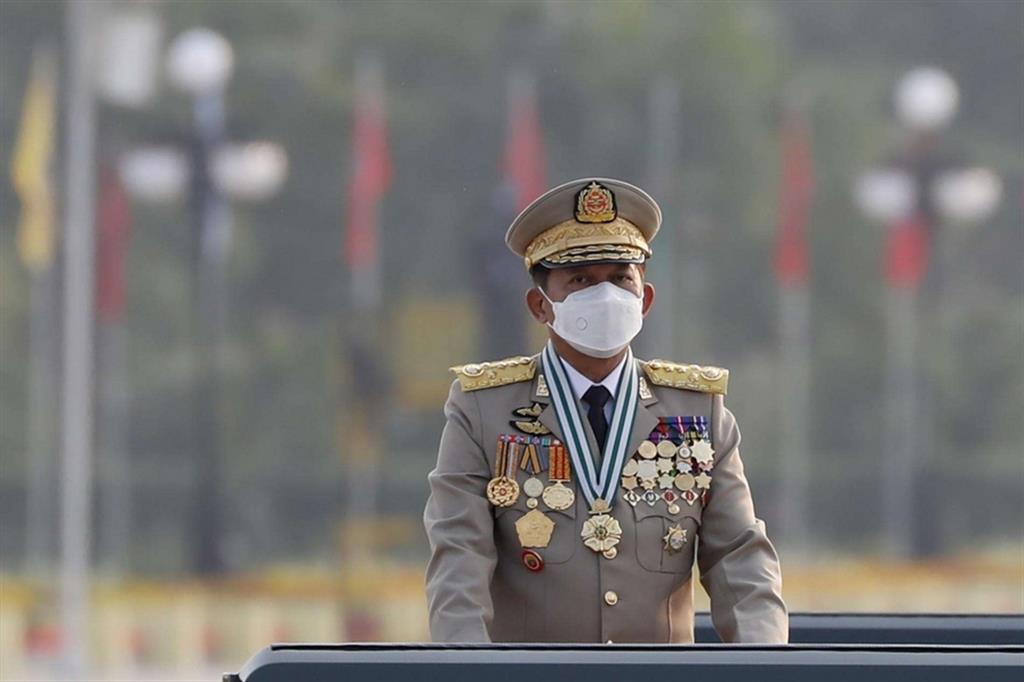 Il capo della giunta golpista, il generale  Min Aung Hlaing