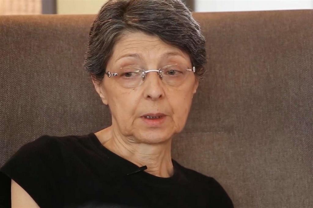 Un frame del video con cui Elena, la donna di 69 anni veneta che ha scelto il suicidio assistito in Svizzera nei giorni scorsi, ha spiegato le sue ragioni