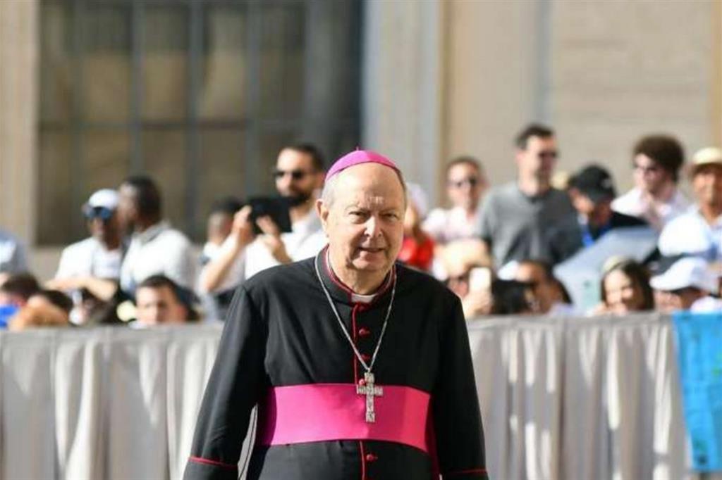 Oscar Cantoni, vescovo di Como, oggi riceverà la berretta cardinalizia