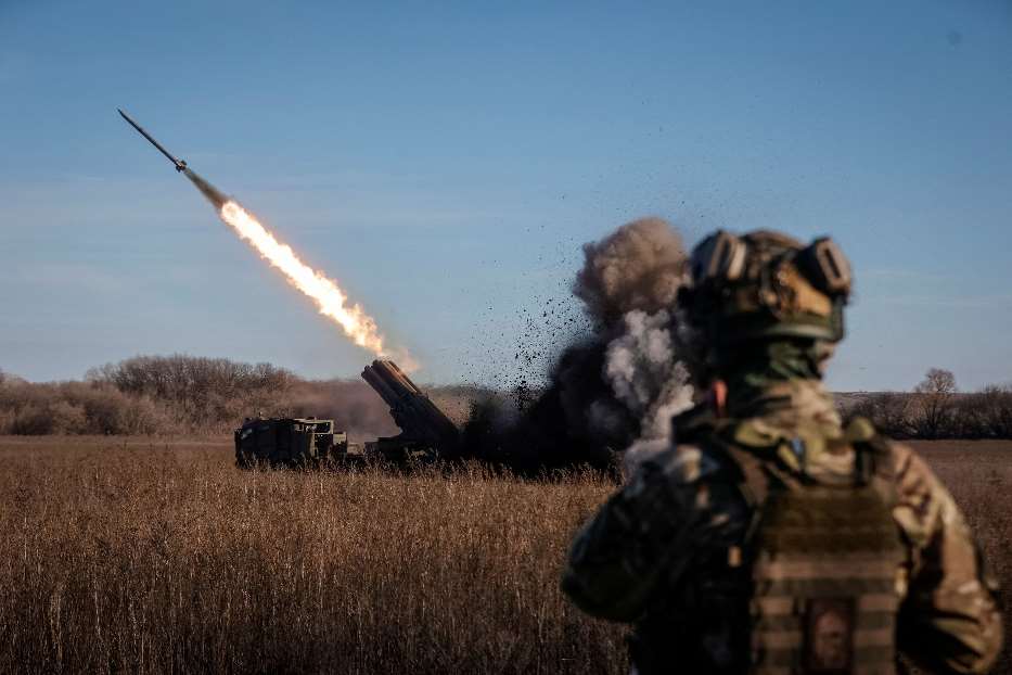 Un missile lanciato dagli ucraini contro le postazioni russe in Donetsk