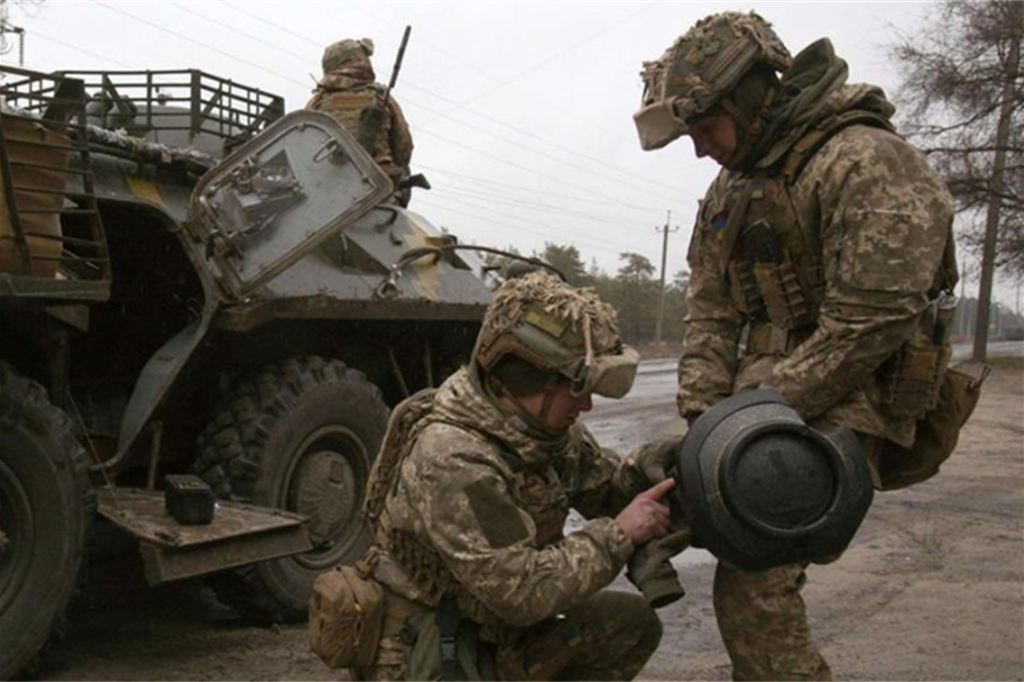 Un generale: “Così riforniamo di armi Kiev”. Stratagemmi per sfuggire a Mosca