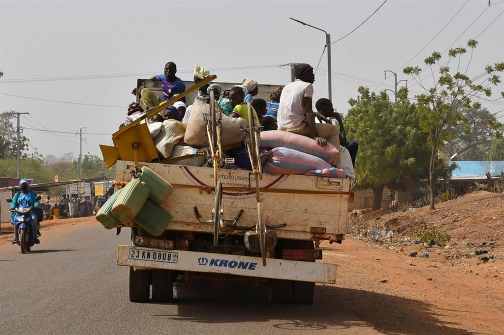 Un gruppo di profughi in Burkina Faso