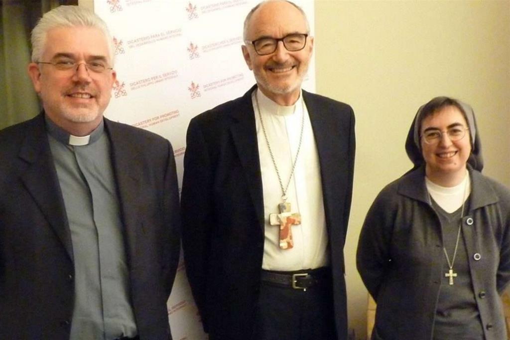 Da sinistra padre Baggio, il cardinale Czerny e suor Smerilli