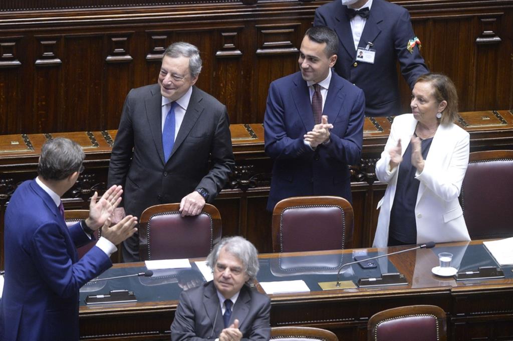 Draghi si dimette, Mattarella scioglie le Camere. Al voto il 25 settembre