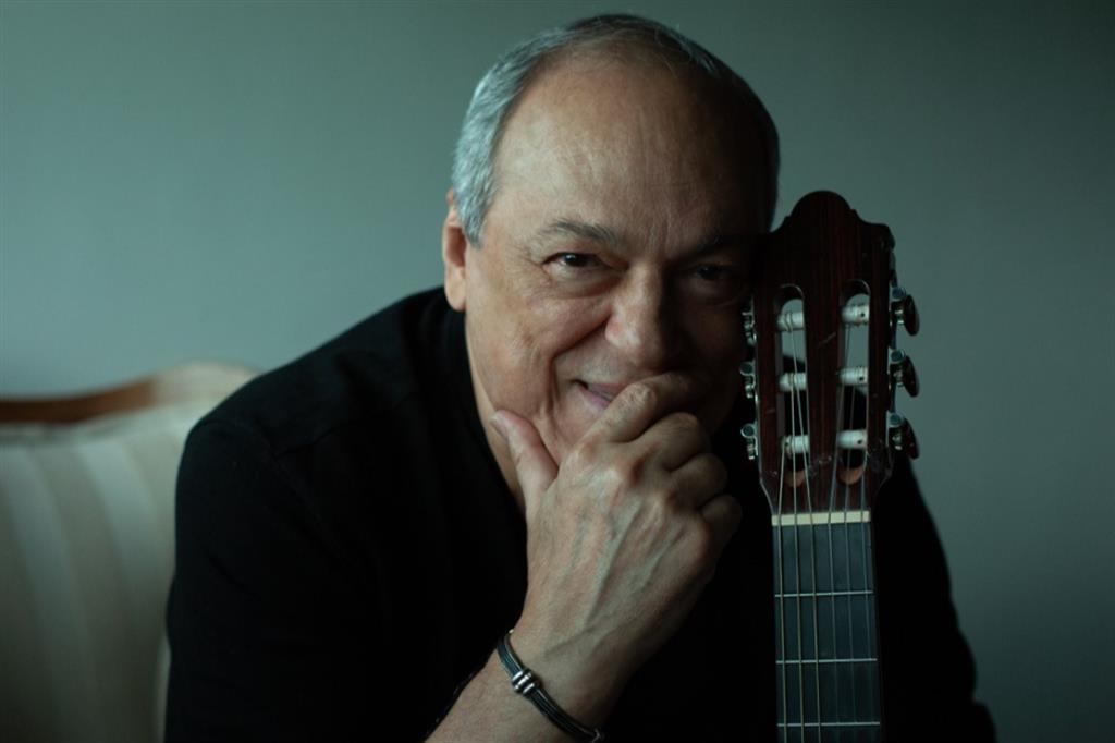 Il cantautore brasiliano Toquinho (foto Marcos Hermes)