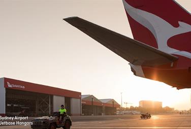 Qantas chiede ai manager di scaricare i bagagli
