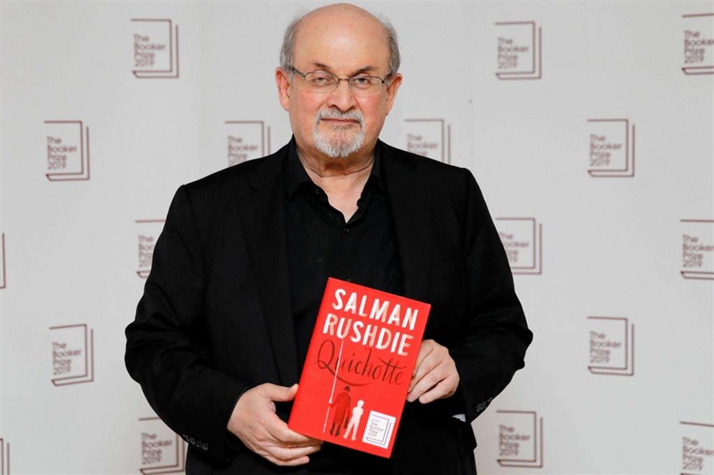 Lo scrittore di origine indiana Salman Rushdie