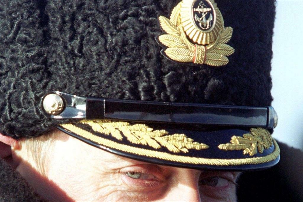 Il presidente Vladimr Putin con il cappello della marina russa