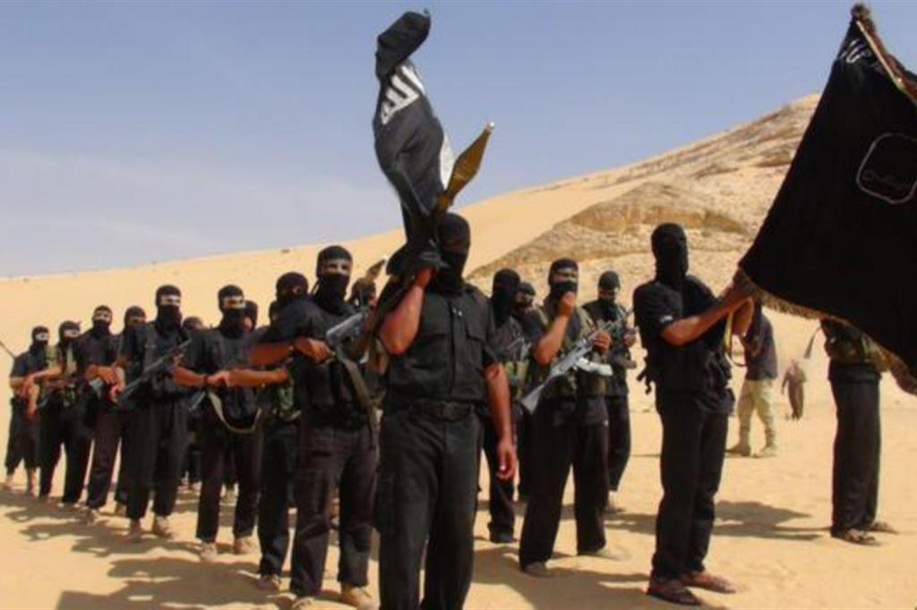 Terroristi del Daesh (Isis) nel Sinai in un'immagine d'archivio
