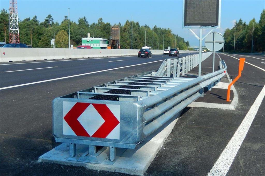 L'attenuatore Leonidas di SMA Road Safety installato in una delle autostrade italiane