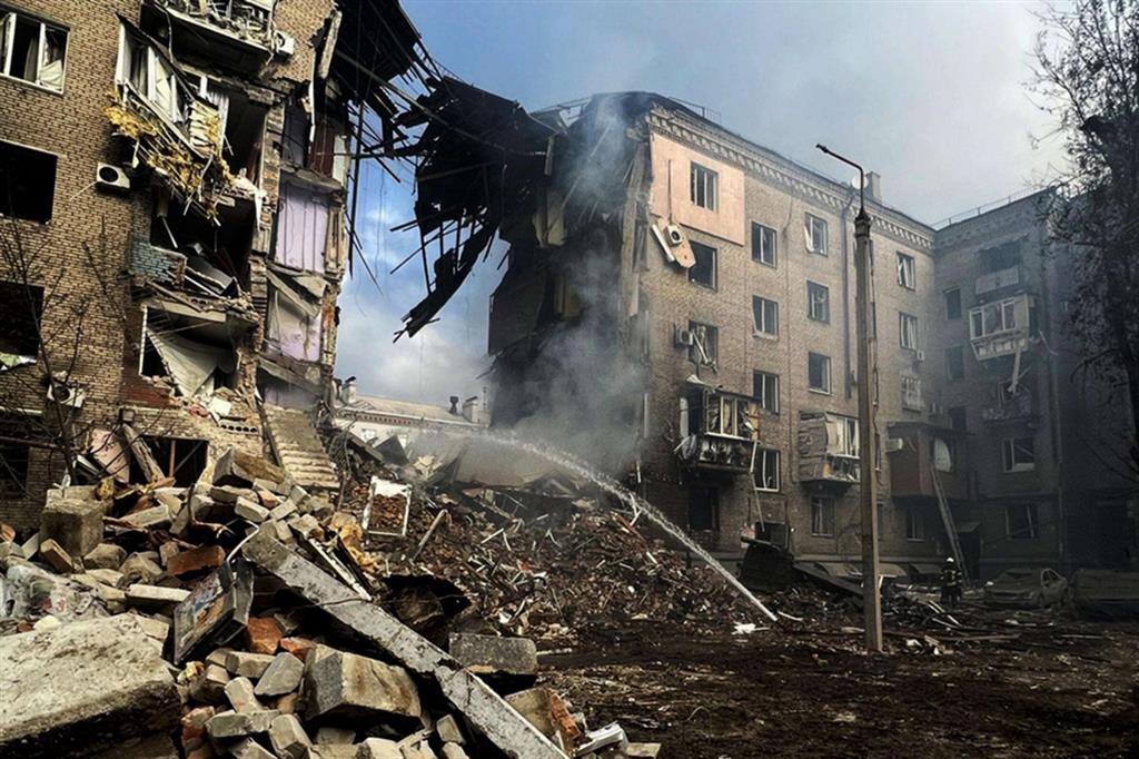 Gli effetti dei bombardamenti russi su Zaporizhia