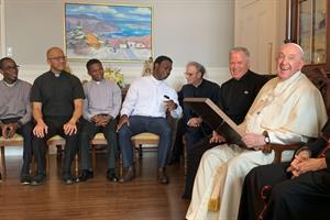 Il Papa: ho visto i vescovi uniti e familiarità tra loro e gli indigeni