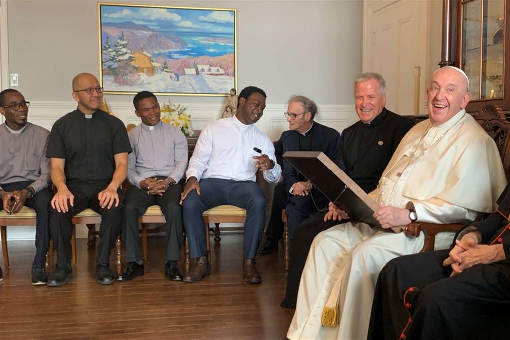 Papa Francesco nell’incontro con i gesuiti canadesi
