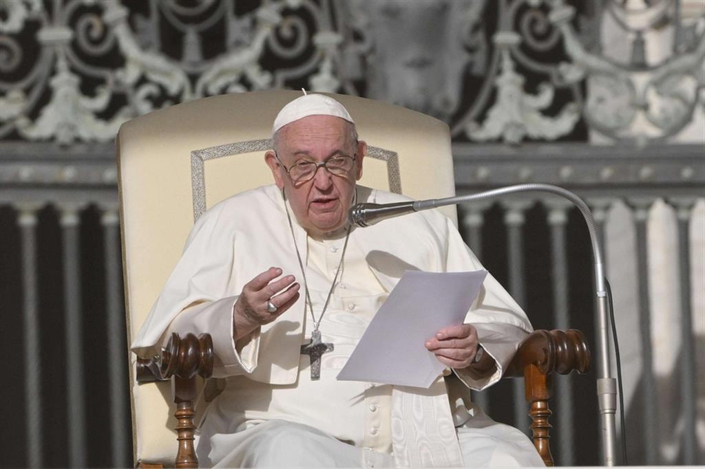 Papa Francesco: la preghiera è vicinanza e non parole vuote