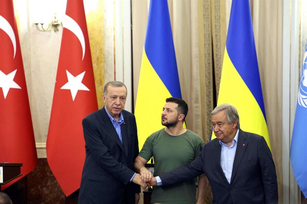 La conferenza stampa con Erdogan, Zelensky e Guterres