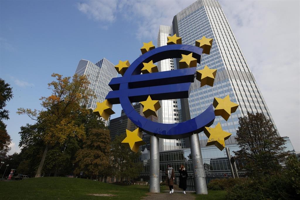 La Bce alza i tassi insieme allo "scudo"