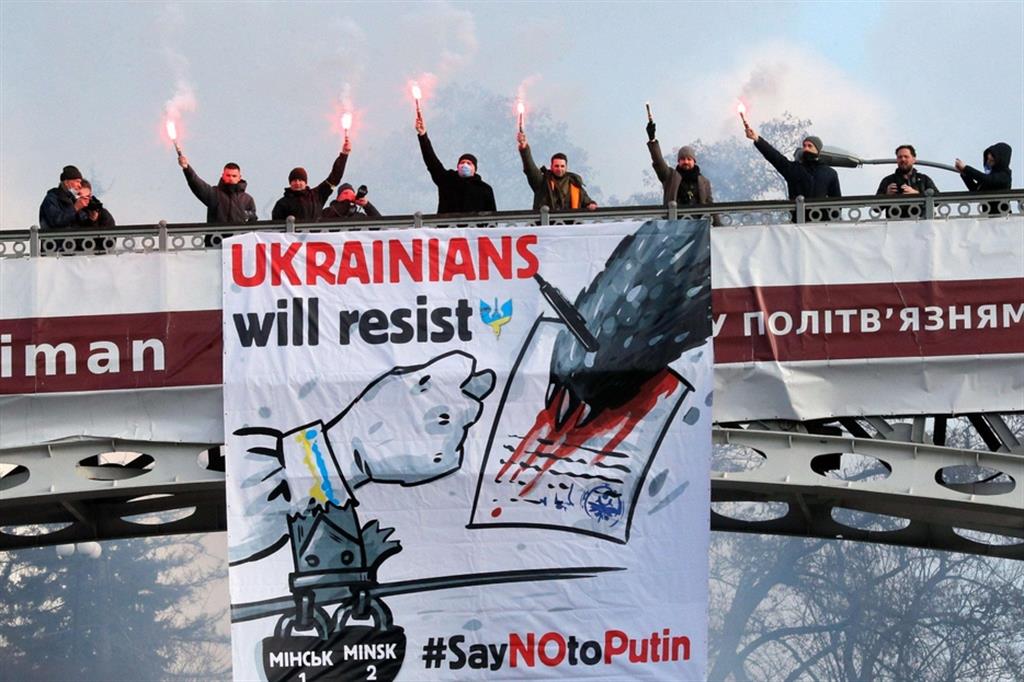 Uno striscione a Kiev, dove si è tenuta sabato la Marcia unitaria per l'Ucraina
