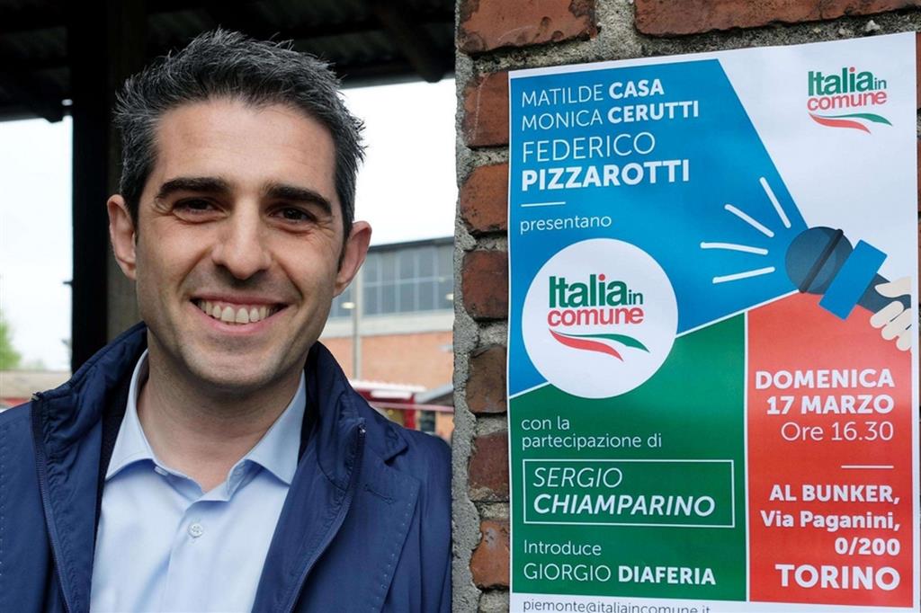 Fuori. Federico Pizzarotti presenta la formazione politica "Italia in Comune" a Torino nel 2019