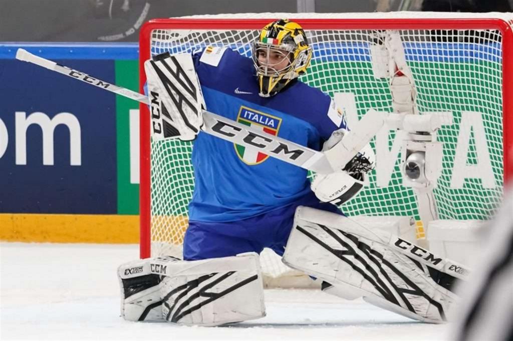 Il portiere della Nazionale italiana di hockey su ghiaccio Davide Fadani