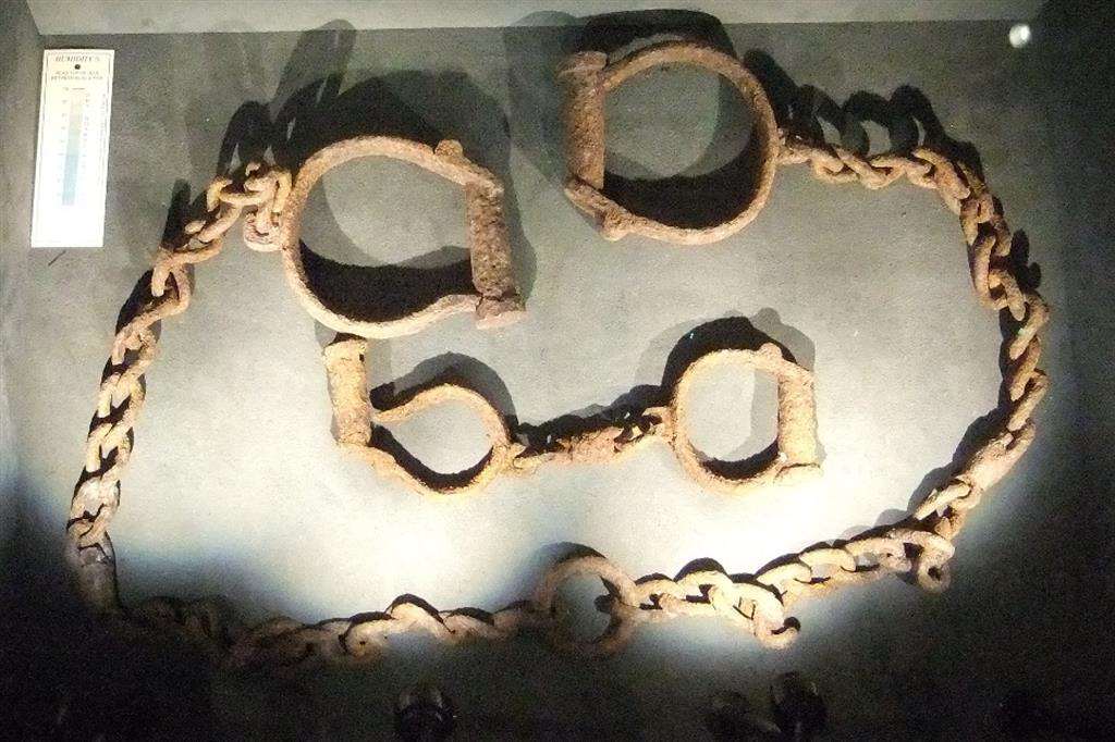 Museo della schiavitù di Liverpool: le catene che venivano utilizzate per immobilizzare gli schiavi