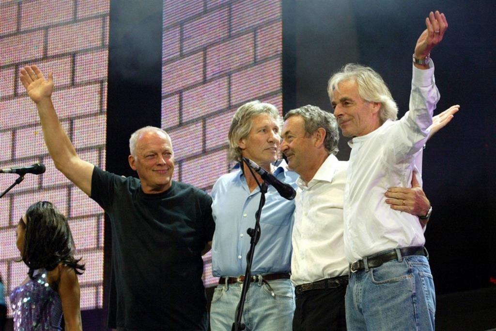 I Pink Floyd dopo 28 anni scrivono insieme per l'Ucraina un nuovo brano