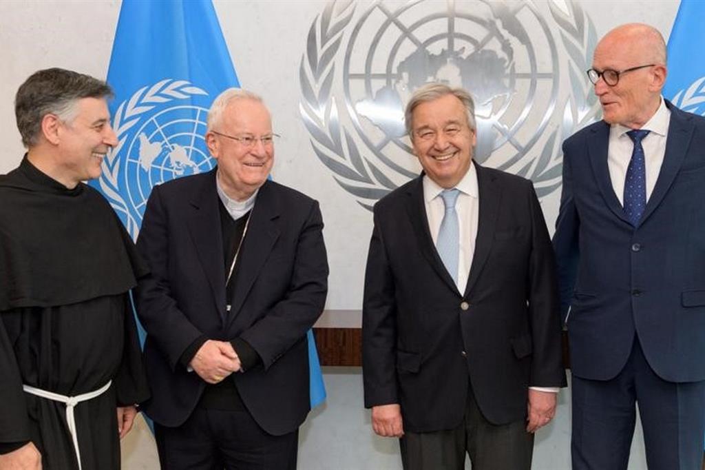 L'incontro alle Nazioni Unite. Da sinistra, padre Fortunato, il cardinale Bassetti, il segretario Onu Guterres e il presidente Vaccari