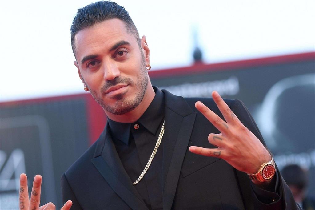Il rapper milanese Marracash ha vinto la Targa Tenco 2022 per il miglior album con "Noi, loro, gli altri"