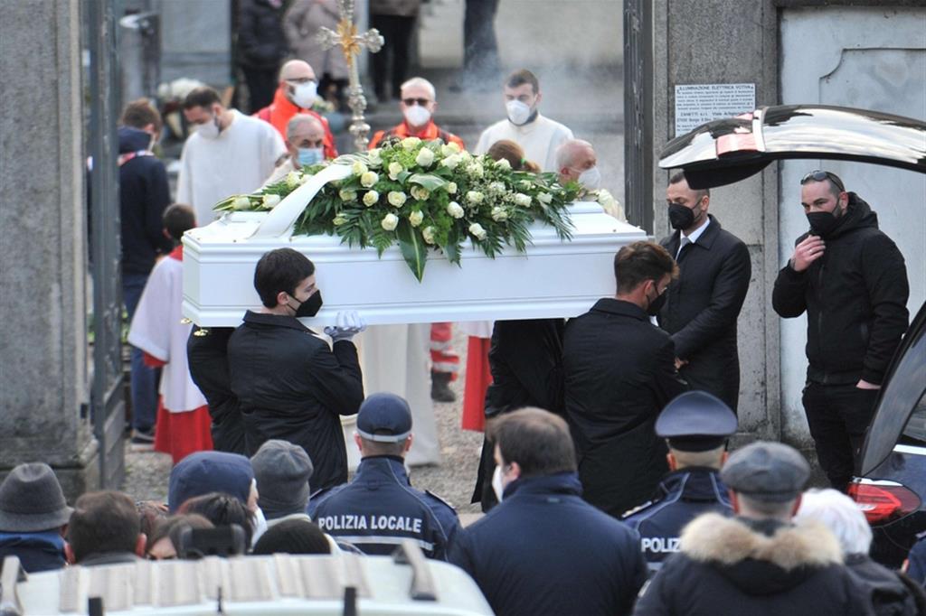 In tanti hanno partecipato al funerale del piccolo Daniele