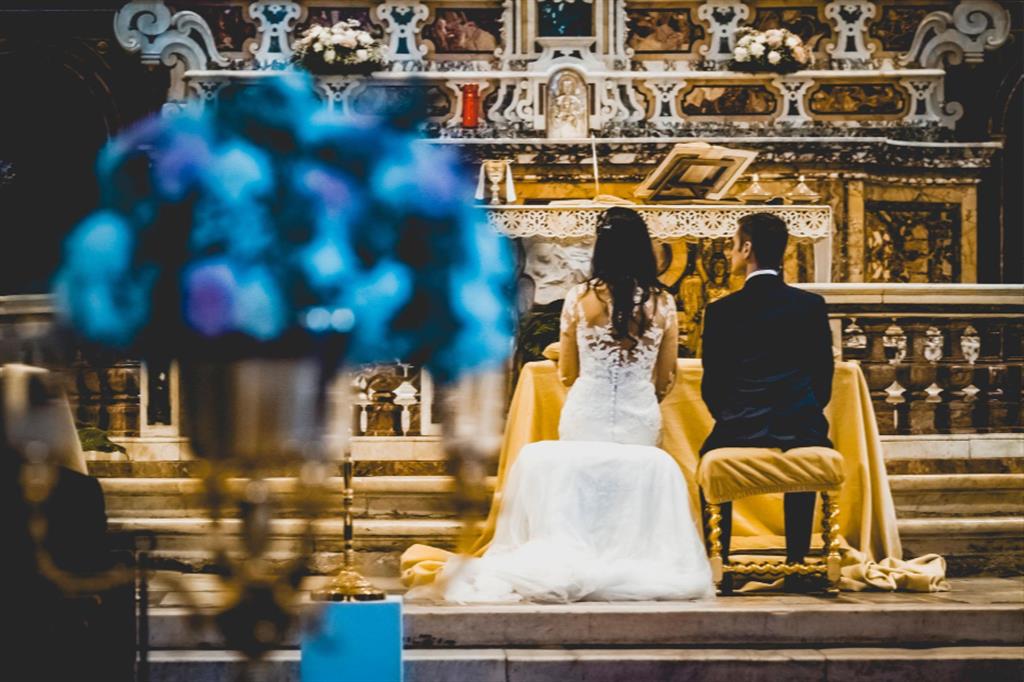 Un bonus per incoraggiare i matrimoni in chiesa, la Lega fa retromarcia