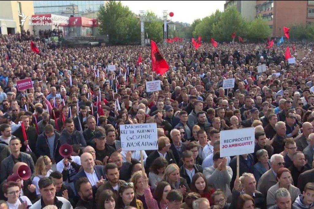 Manifestazione a Pristina