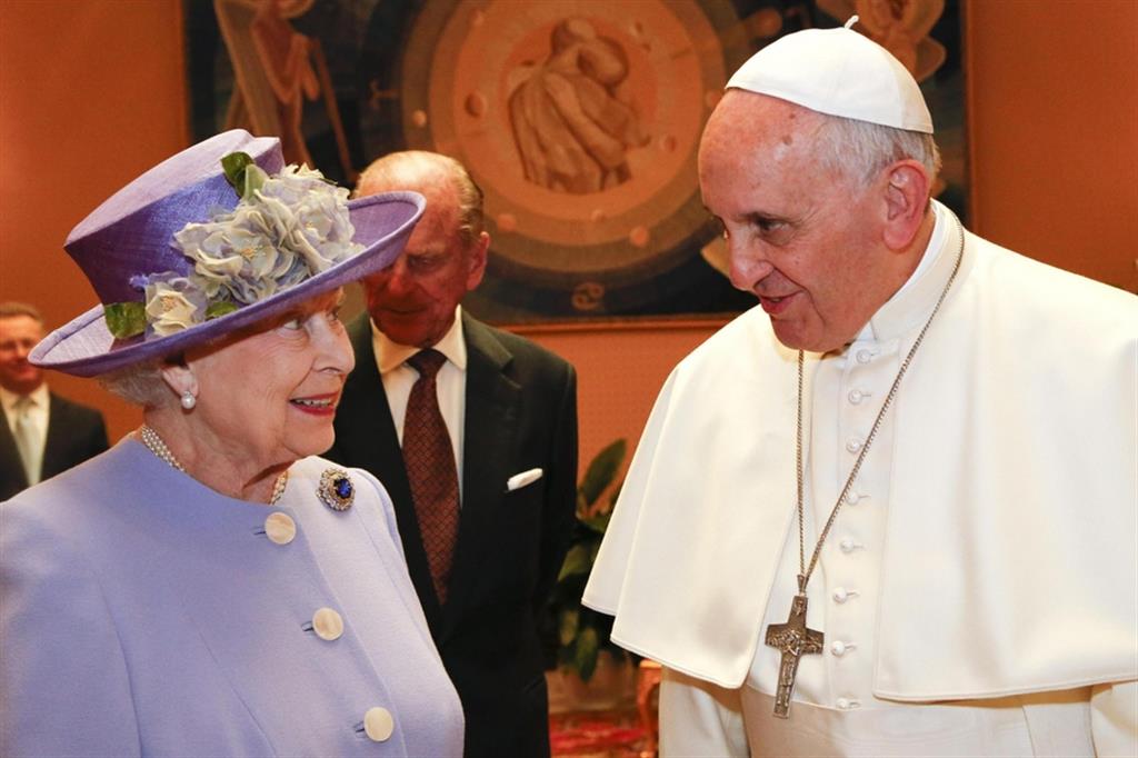 Gli auguri del Papa alla Regina Elisabetta II per i 70 anni di regno
