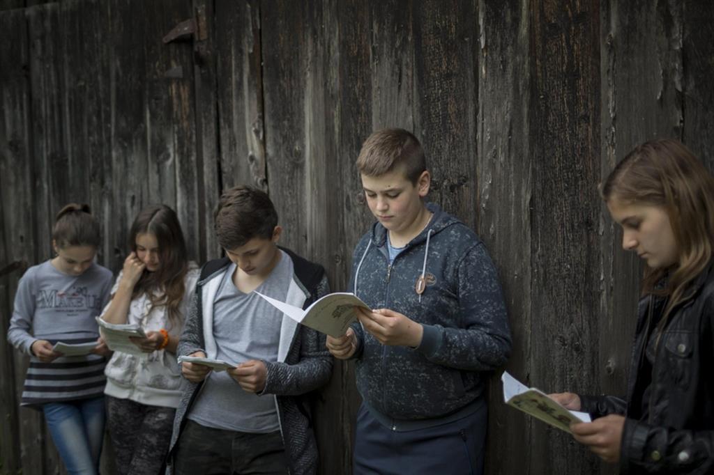A youth reading group in Kigyos, Ukraine