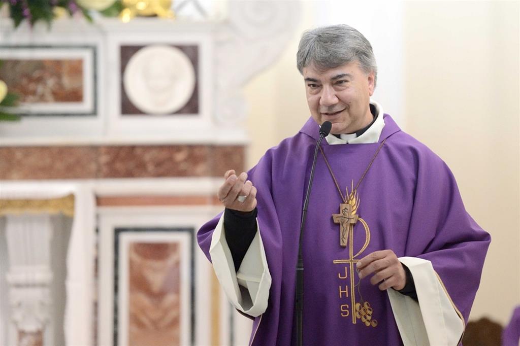 Il funerale del seminarista Andrea Sorrentino è stato celebrato dall’arcivescovo di Napoli, Mimmo Battaglia