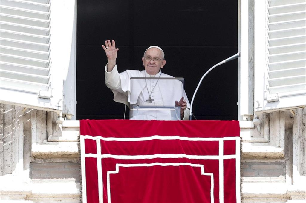Il Papa: “La Madonna doni al mondo la pace”