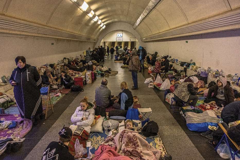 2 marzo, Kiev, Ucraina. Civili al riparo dai bombardamenti russi nelle gallerie della metropolitana - Roman Pilipey / EPA / ANSA