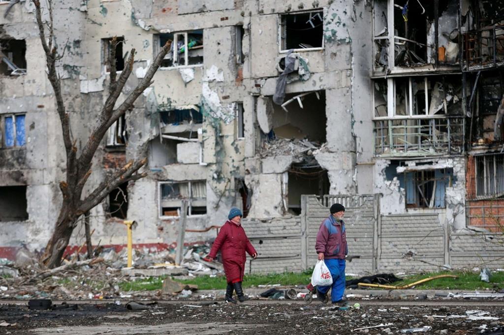 Nessun corridoio umanitario a Mariupol. Missili russi su Odessa
