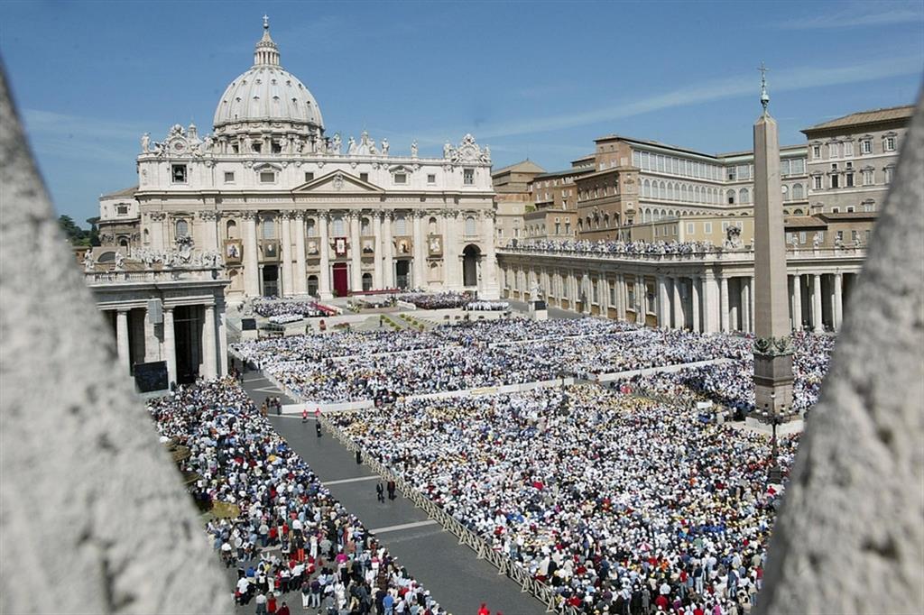 Piazza San Pietro durante una canonizzazione