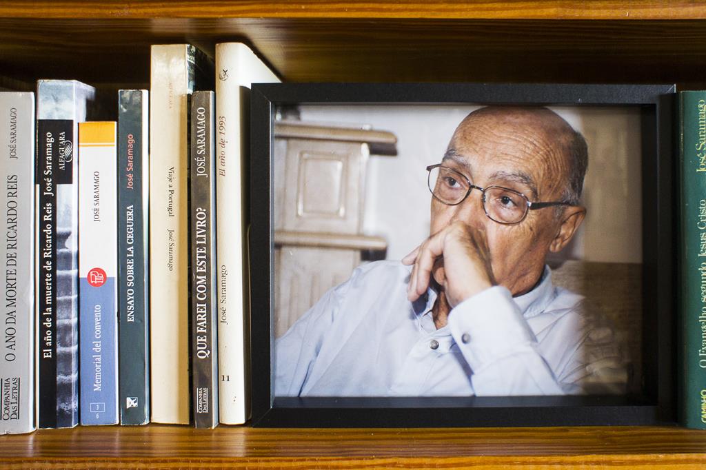 Saramago nel suo studio a Lanzarote