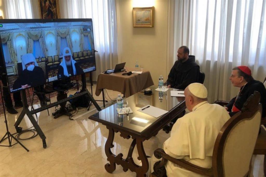 Il videocollegamento tra il Papa e Kirill il 16 marzo scorso