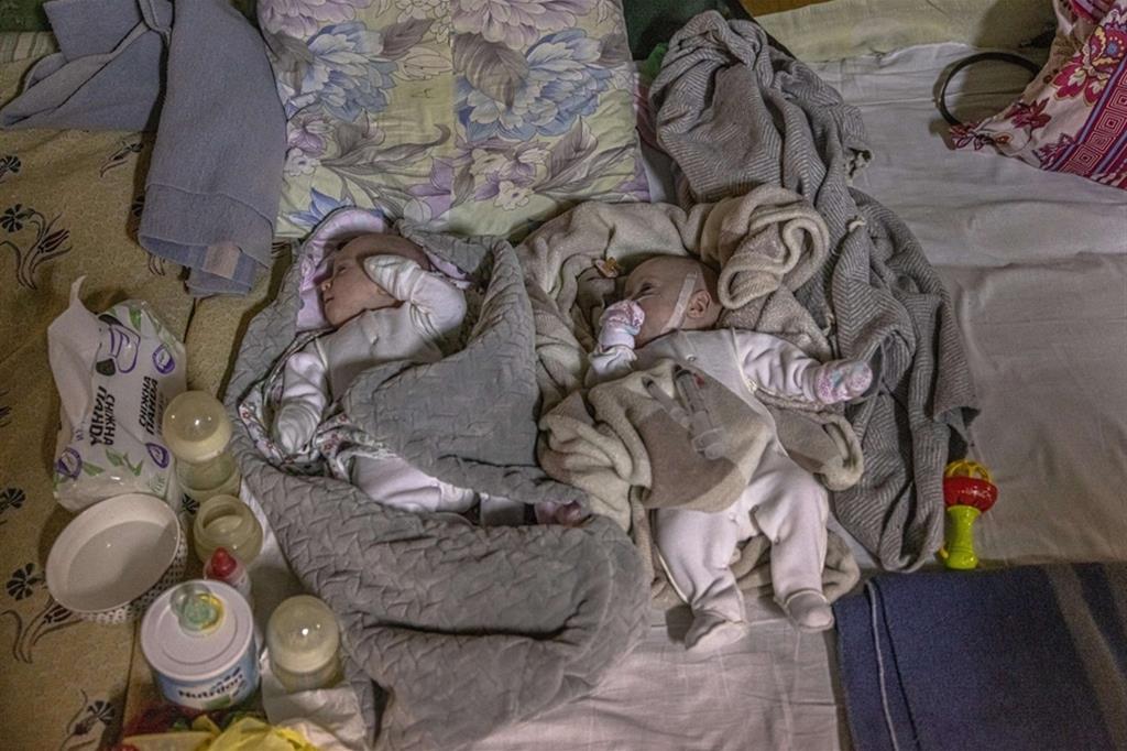 Sophie e Diana, due neonate premature, nel seminterrato dell'ospedale pediatrico Ohmadyt - Ansa