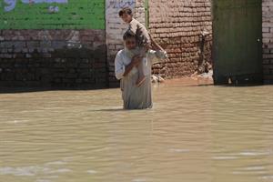 Alluvioni in Pakistan, strage dei bimbi: è minorenne un terzo dei 1.200 morti