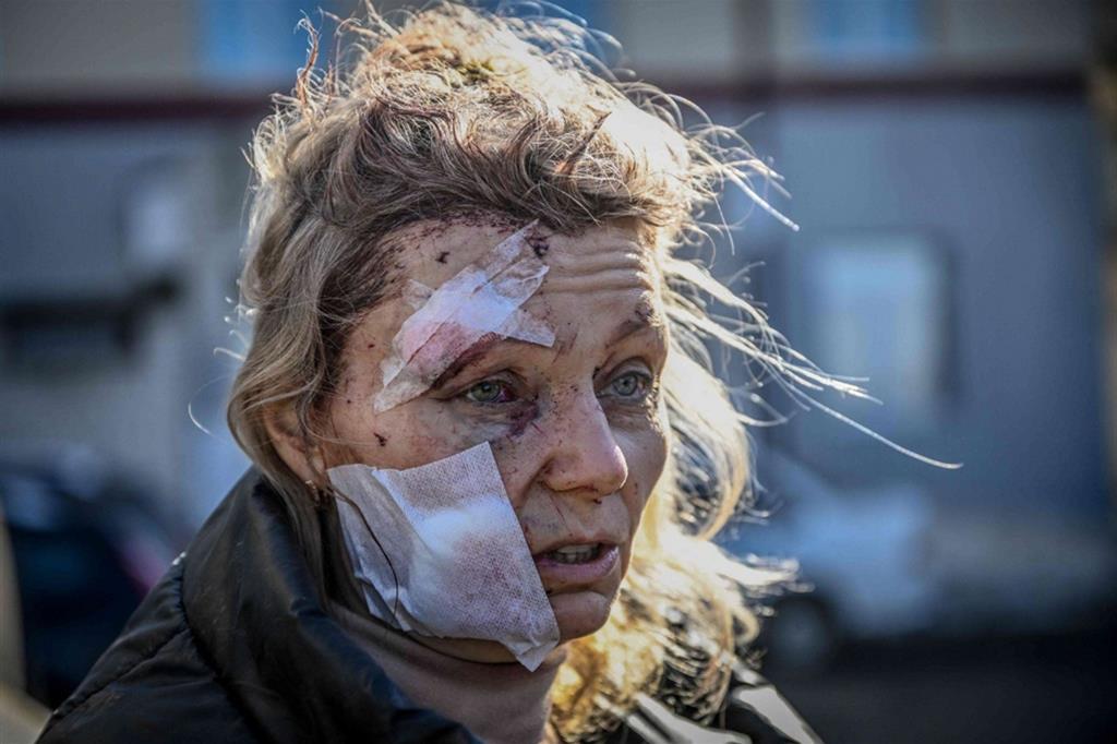 Helena, un'insegnante di 53 anni, sopravvissuta al bombardamento della città di Chuguiv