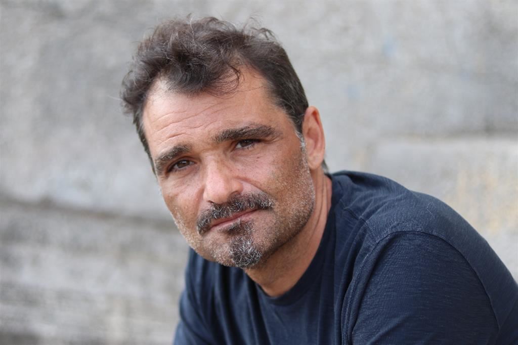 Lo scrittore e autore Daniele Mencarelli