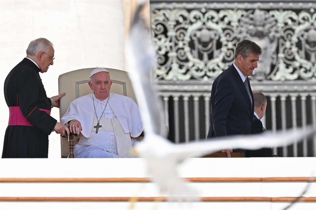 Il Papa: la guerra in Ucraina non "abitudine", ma martirio di un popolo
