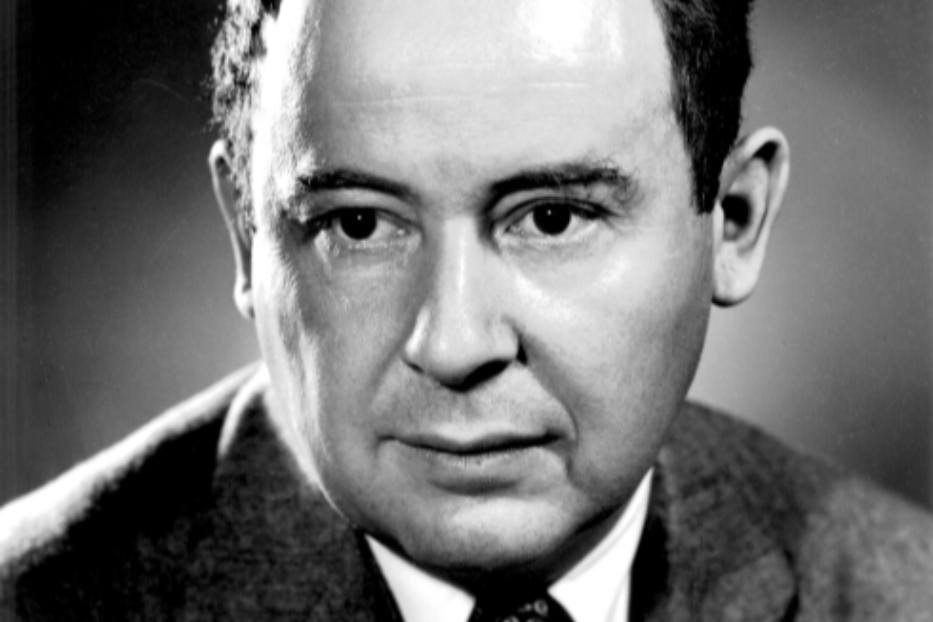 Il matematico, fisico e informatico americano di origine ungherese John von Neumann (1903–1957)